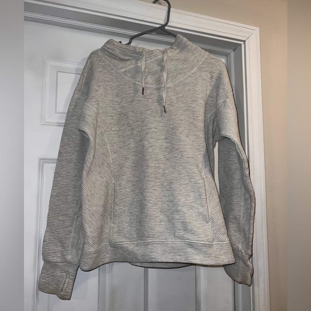 Grey sweatshirt with ties